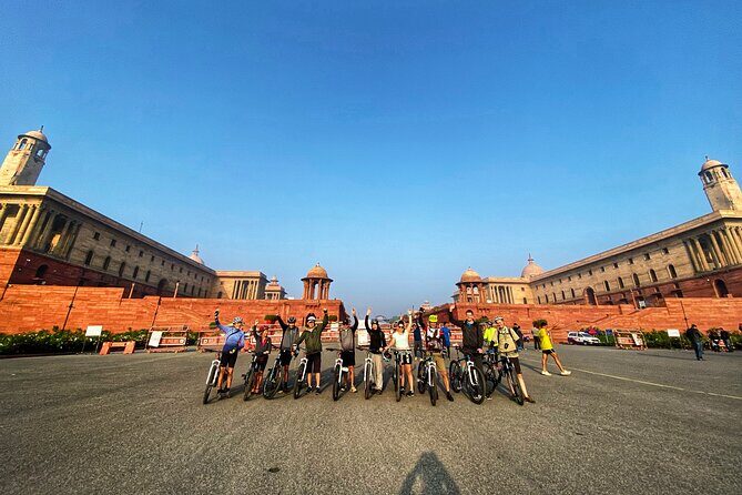 8-Days Golden Triangle on Bicycle - Premium Private Tour - The “new” monuments: India Gate and Rashtrapati Bhavan
