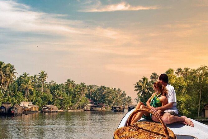 8 Days Kerala Tour Package with Houseboat Stay - Kochi Day 1: Harbor views and landmark churches