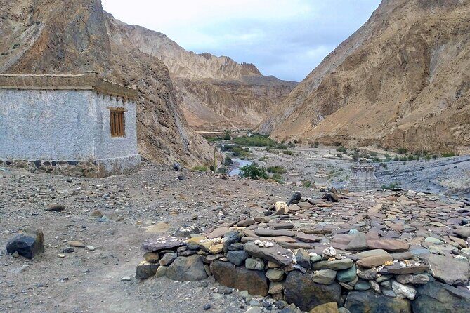8 Days Markha Valley Trek: Shared Tour with Meals Included - The Zanskar River Approach Day: Chilling Village as Your Reset