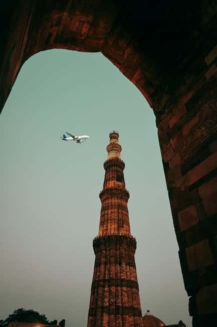 A full-day tour of Old & New Delhi Monument Express Entry - Lotus Temple: end your day with calm, Bahá’í peace