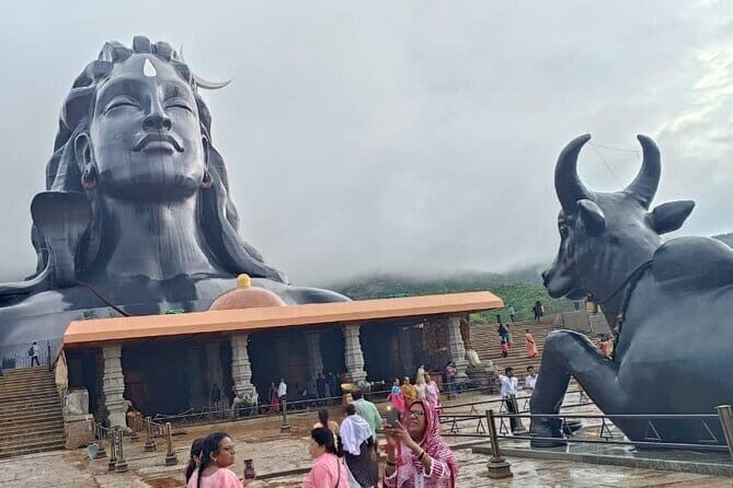 A Spiritual Day Trip to Vidurashwatha, Lepakshi & Adiyogi Statue - Adiyogi Shiva Statue: a massive landmark in nature