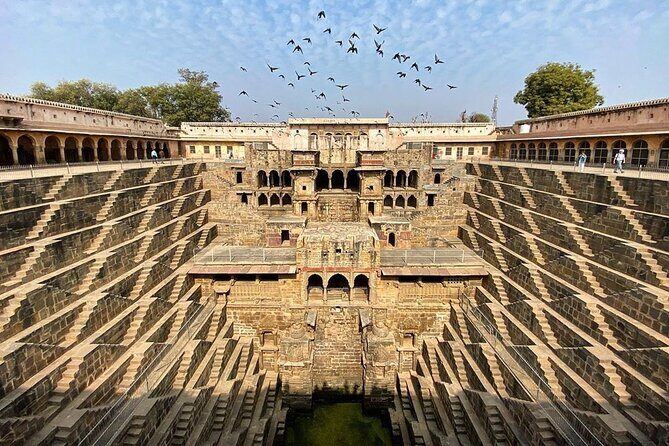 Abhaneri Chand Baori Stepwell Day Trip from Jaipur - Getting From Jaipur to Abhaneri: The 9:30 Start and 95 km Reality