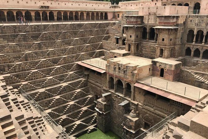 Abhaneri & Fatehpur Sikri Tour From Jaipur with Agra Drop - The Mosque-Side Caution: How to Keep the Visit Comfortable