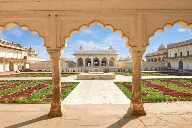 Access to the Taj Mahal skipping the Queue - Taj Mahal Tickets - Pickup and drop-off help in Agra: convenient, if you choose it