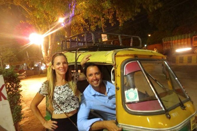 Agra: 6 Hour Tuk-Tuk / Rickshaw Tour - Taj Mahal visit: tickets included, guide focused, timing matters