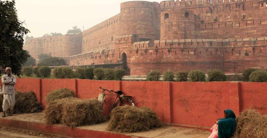 Agra: Agra Fort Entry Tickets with Licensed Guide - The 2-hour guided tour: what happens once you’re inside