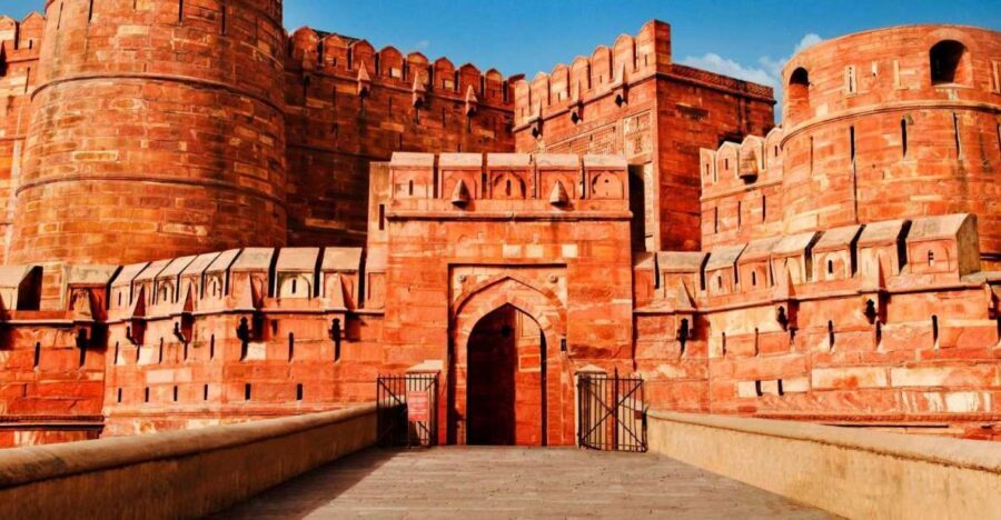 Agra: Agra Fort Skip-the-line ticket with Full Guided Tour - Agra Fort, explained like a story: Akbar to Shah Jahan