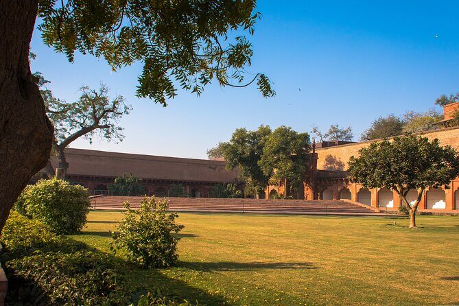Agra Day Tour with Taj Mahal Sunrise and Sunset - Lunch in a 5-star hotel: a real break, not a rushed stop
