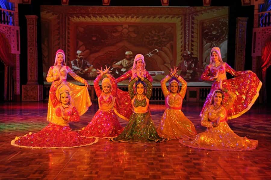 Agra Evening Tour with Sunset view Taj Mahal - Mughlai flavors and optional dinner: plan your calories