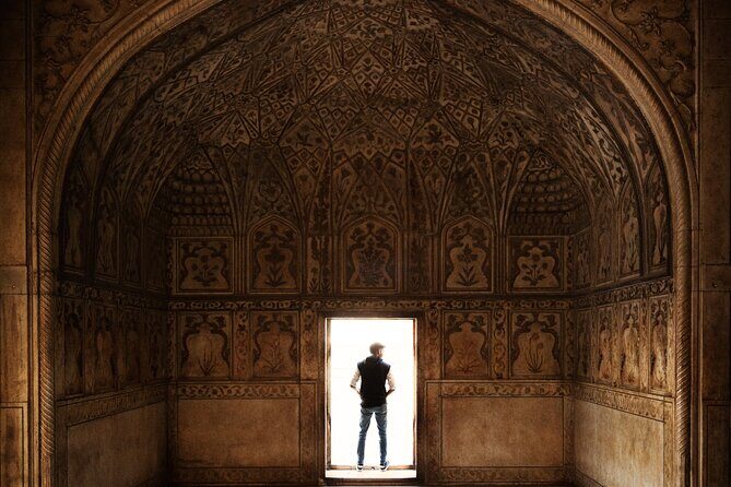 Agra Full-day Tour Taj Mahal, Agra Fort & Secret Walking Tour with Private Car - Taj Mahal First Stop: What a Local Guide Helps You Notice