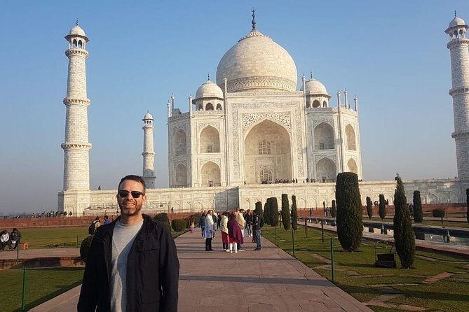 Agra Overnight Tour With 3 Star Hotel - Lunch, then Fatehpur Sikri: switching from gardens to grand entrances
