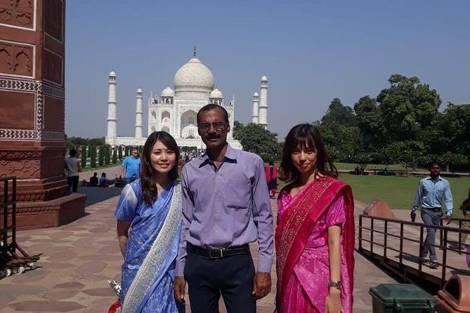 Agra private day tour by car from Delhi to Delhi - First stop: entering the Taj Mahal experience with a 2-hour window