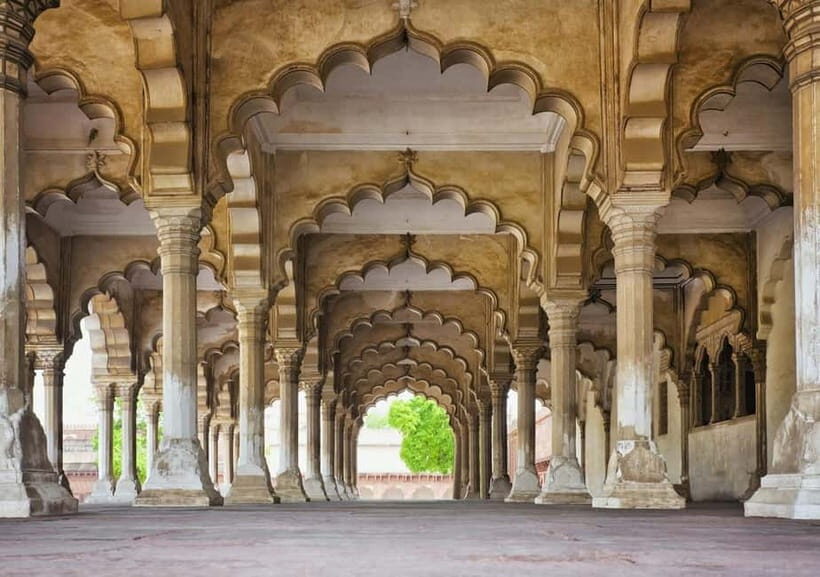Agra: Private Tour Guide in Agra full-day - Agra Fort in one hour: where to spend your attention