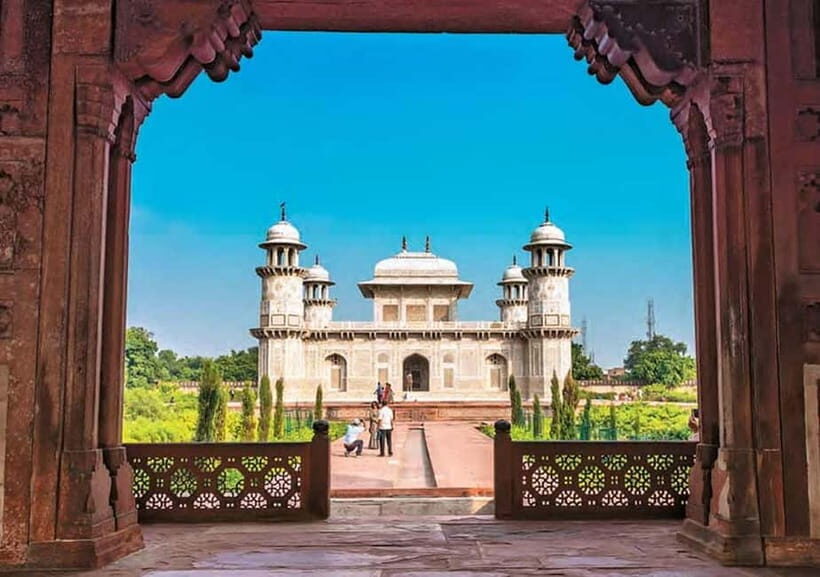 Agra: Private Tour Guide in Agra full-day - Taj Mahal with a private guide: what two hours is really for