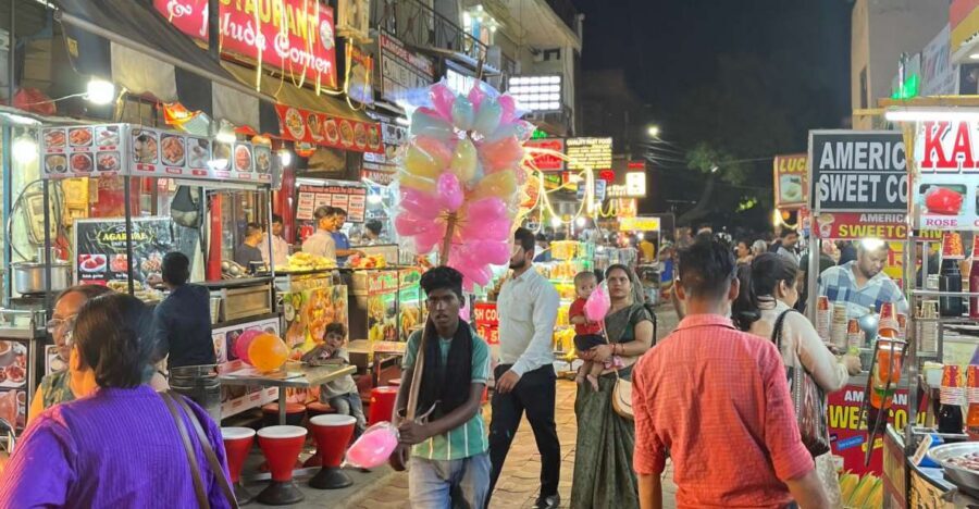 Agra: Sadar Bazar Food Market Night Walking Tour by Tuk-Tuk - Why Sadar Bazar at night is the right time