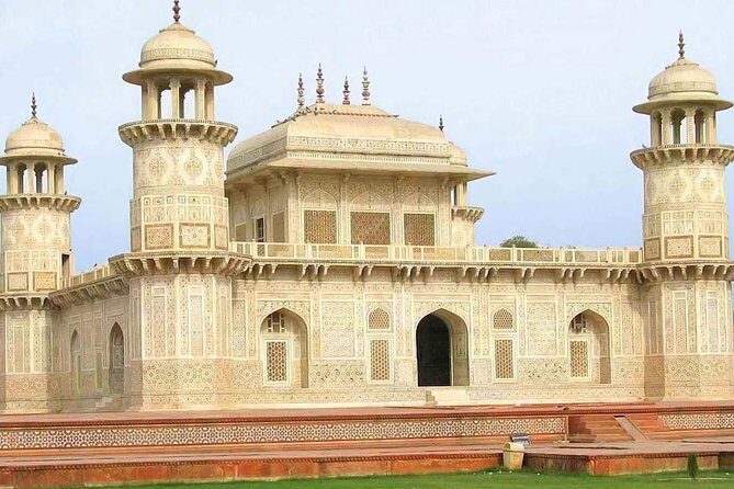 Agra: Street Food and Walk Tour with Spice Market by Tuk-Tuk - Mankameshwar Mandir: a short walk that feels deeply local