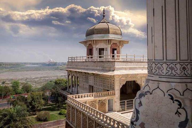 Agra: Street Food and Walk Tour with Spice Market by Tuk-Tuk - Pickup, guide, and the comfort of a planned route