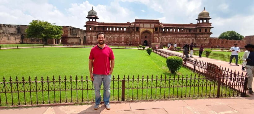 Agra: Taj Mahal, Agra Fort & Fatehpur Sikri Guided Tour - Practical Tips: Shoes, Friday Closures, and Staying Comfortable
