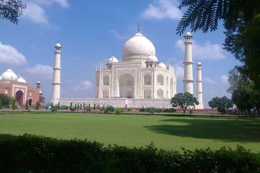 Agra: Taj Mahal Guided Tour with Fast Track Entry - Languages and Guide Style: What to Expect in Real Terms