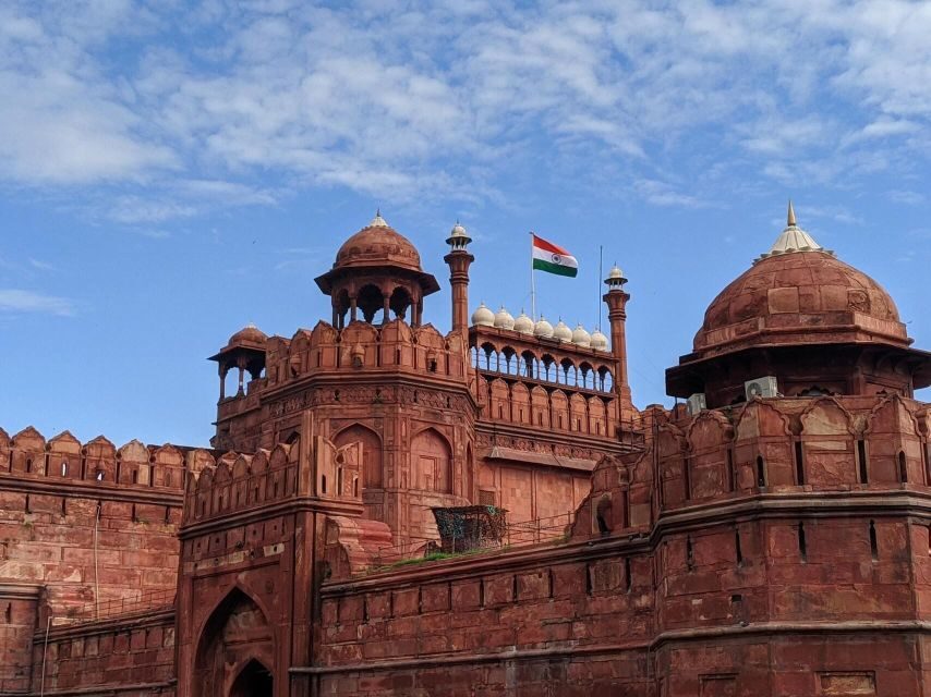 Agra: Taj Mahal Guided Tour with Photography & Rental Saree - Should you book this Taj Mahal guided photo-and-saree tour?