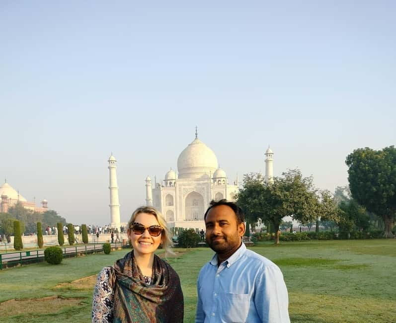 Agra: Taj Mahal Guided Tour with Photography & Rental Saree - Rental saree stop: the easiest way to get better Taj photos