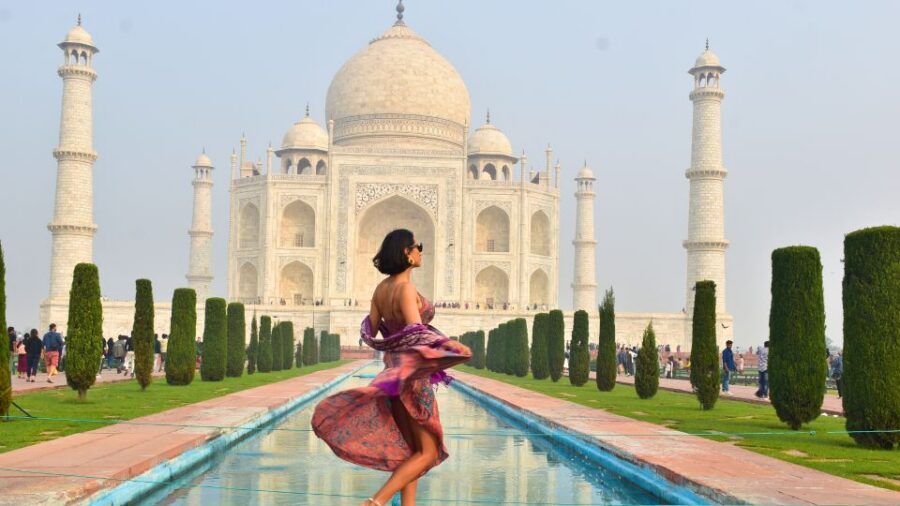 Agra: Taj Mahal Private Tour with Agra Fort & Fatehpur Sikri - Agra Fort: the Mughal power story in red sandstone