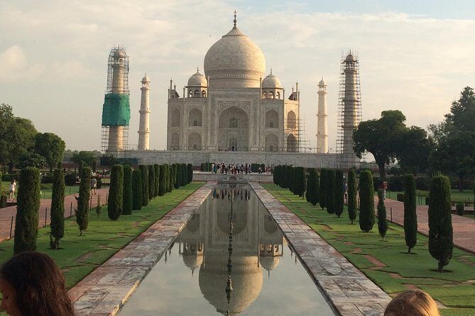Agra Taj Mahal Sunrise Visit from Delhi by Private Car with Guide - Getting meaning at Agra Fort: more than red walls
