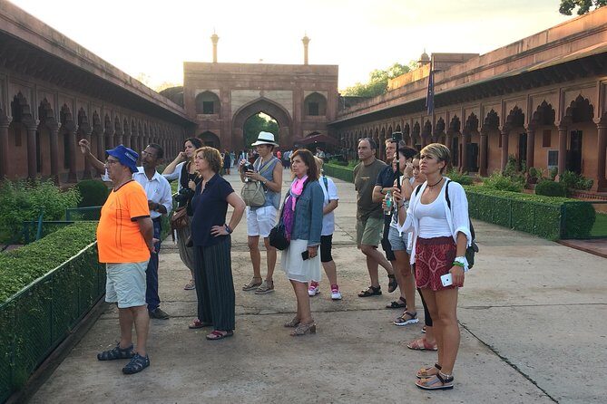 Agra Taj Mahal Sunrise Visit from Delhi by Private Car with Guide - Breakfast in an AC local spot: the smart reset