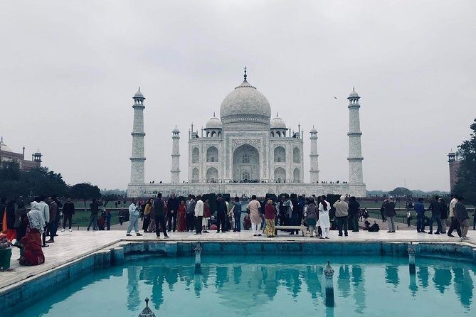 Agra Taj Mahal Tour and Jaipur Tour from Delhi in 2 days - Jantar Mantar and Hawa Mahal: Science Meets Street Life