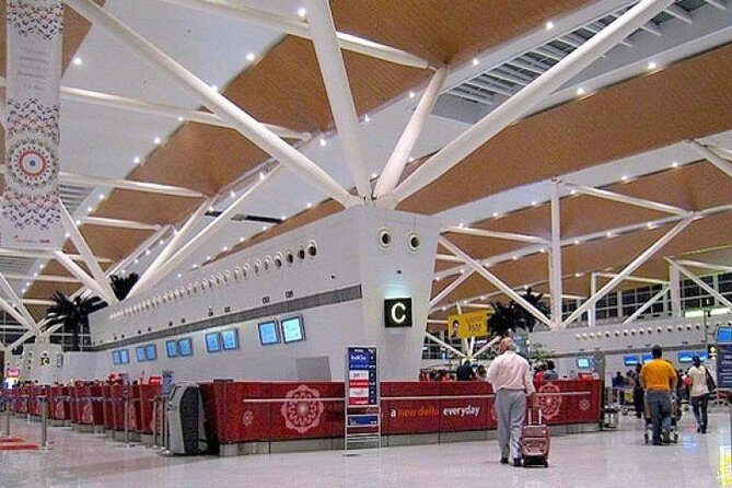 Agra to Delhi Airport or Hotel drop - The ride experience: private vehicle comfort that actually helps