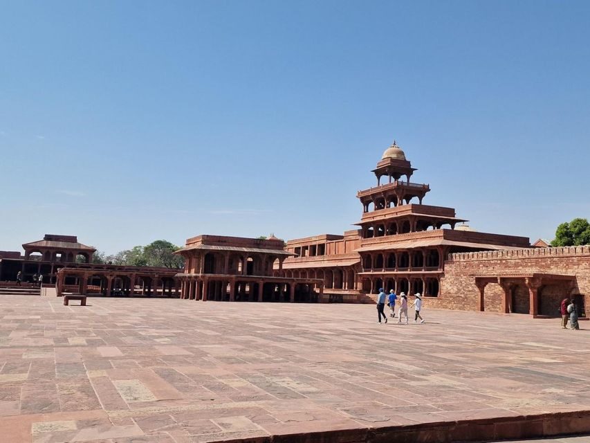 Agra to/from Jaipur with Chandboari Stepwell & Sikri Visits - A private Agra to Jaipur transfer that doesn’t feel like a bus ride