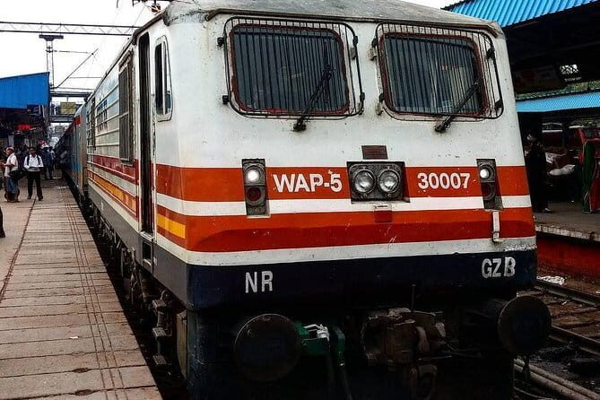 Agra tour by Train - Pickup From Your Delhi Location and the Nizamuddin Train Handoff