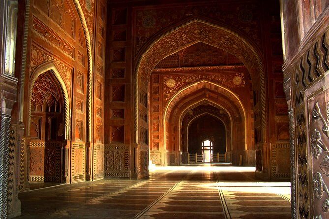 Agra,Taj Mahal with Fatehpur Sikri Day Trip from Delhi includes Guide - Taj Mahal at Sunset: Where Timing Becomes Part of the Experience