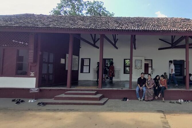 Ahmedabad Heritage Trail: A Journey Through Time - Shree Swaminarayan Mandir Kalupur: Hindu temple carvings you can actually see