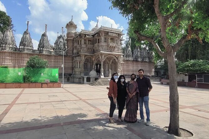 Ahmedabad Heritage Trail: A Journey Through Time - Jama Masjid: big mosque, big scale, short but meaningful time