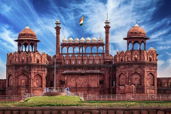 Airport Pickup One Night Hotel & Delhi Sightseeing - Meet & Greet Plus Private AC Car: The Stress Reducer