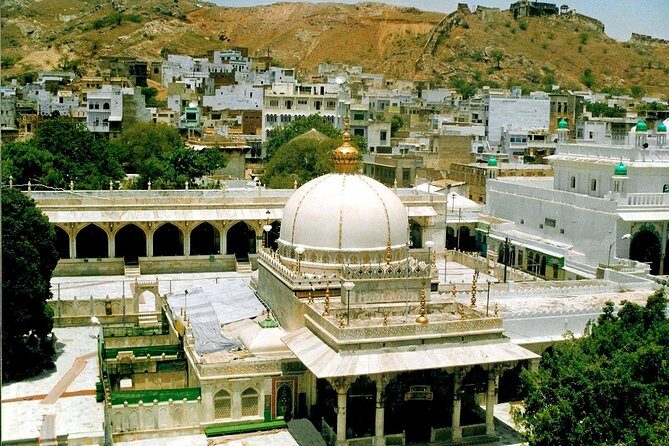Ajmer Pushkar Day Tour from Jaipur - Pushkar Lake and the ghats: holy water with a lot of foot traffic