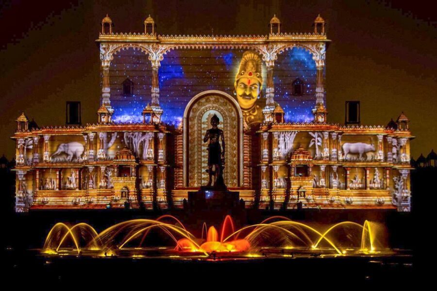 Akshardham Light & Fountain Show with Pick-up & Drop-off - The Hindi light and fountain show: how you’ll follow the story anyway