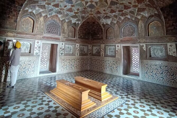 All Cost Inclusive Tour Extraordinaire of Taj Mahal, and Agra - Value check: is $116 a good deal for this route?