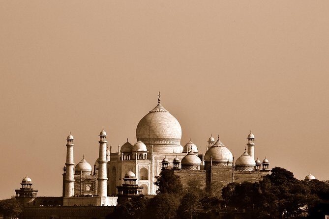 (ALL INCLUSIVE) Private Same Day Taj Mahal Tour from Delhi by Car - Agra Fort at midday: Mughal military power with an easy 1-hour slot