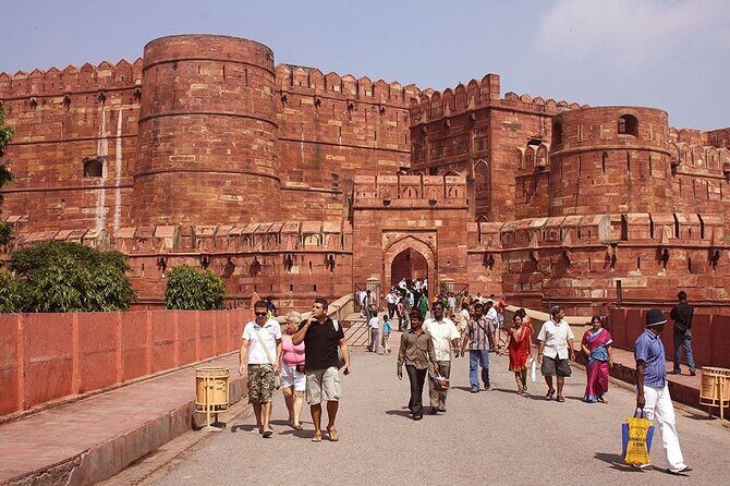All Inclusive - Private Taj Mahal Sameday Tour By Car From Delhi - Agra Fort: the Mughal story behind red sandstone