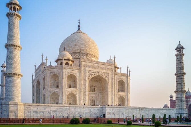 All Inclusive Taj Mahal, Agra Fort or Baby Taj Tour by SUV Car - The Rules That Matter on the Ground