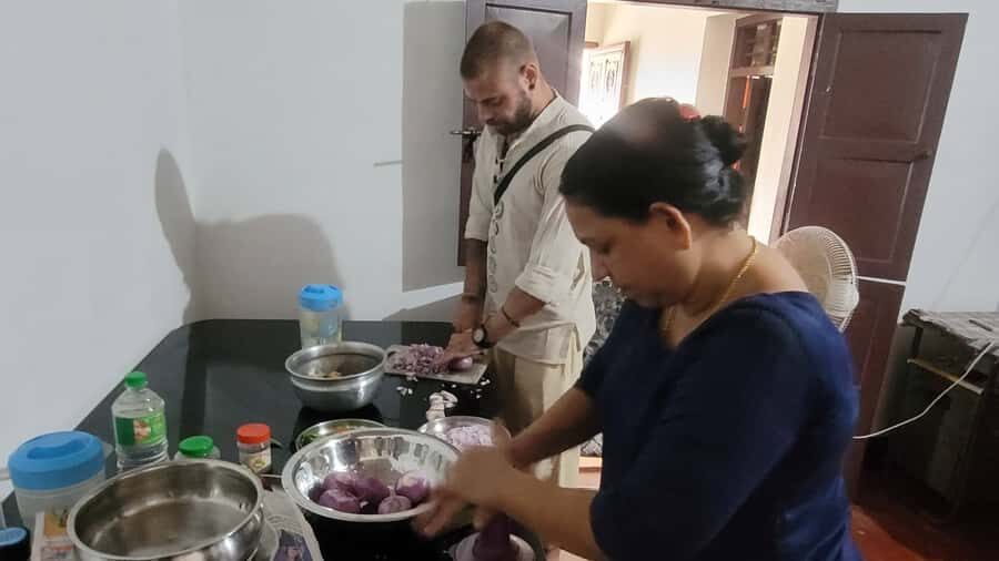 Alleppey Homely Cooking Class - Your 3-hour flow: from ingredient intro to banana-leaf eating