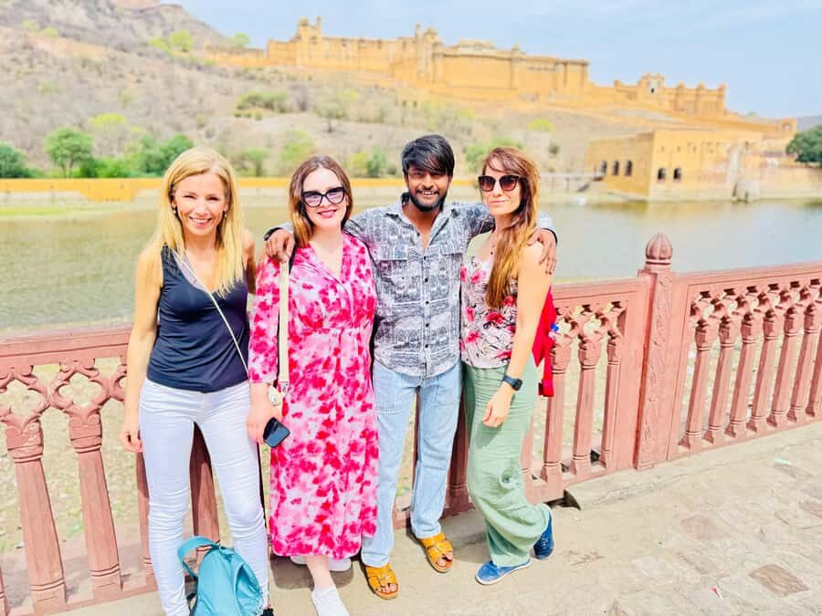 Amber Fort & Jaipur City Tour- Half or Full Day (with Guide) - Royal Gaitor Tumbas: a calmer side of Jaipur