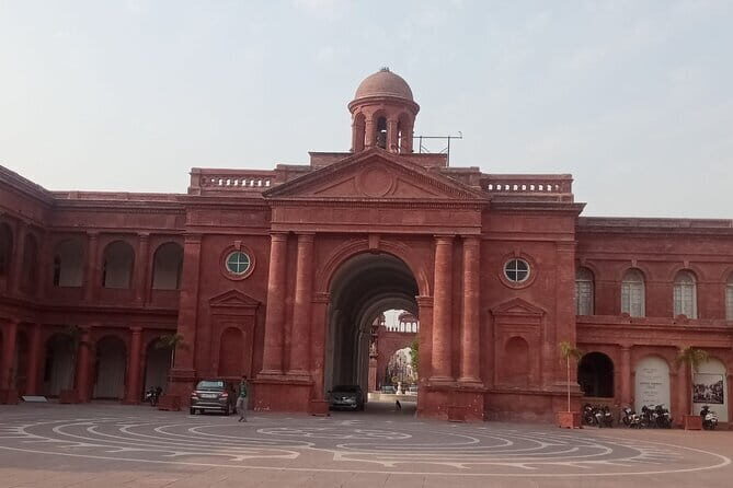 Amritsar Heritage Walking Tour of Old City & Golden Temple Area - Price and logistics: what $17 really buys you