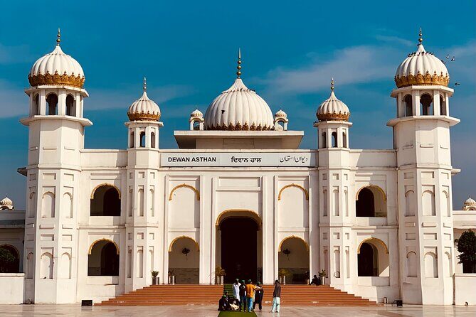Amritsar Tour with A SIKH (Full Day All Inclusive) - Golden Temple: morning visit, big spiritual energy