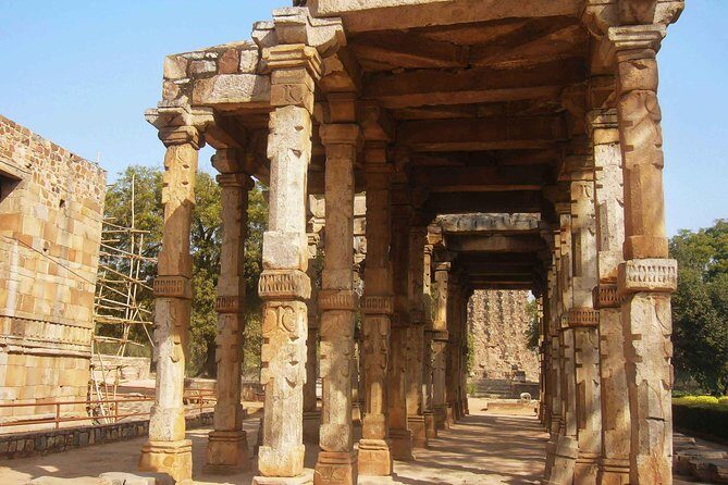 Audio Guided Walking Tour of Qutub Minar & Mehrauli, Delhi - Ending inside the story: the dargah of Qutubuddin Bakhtiyar Kaki