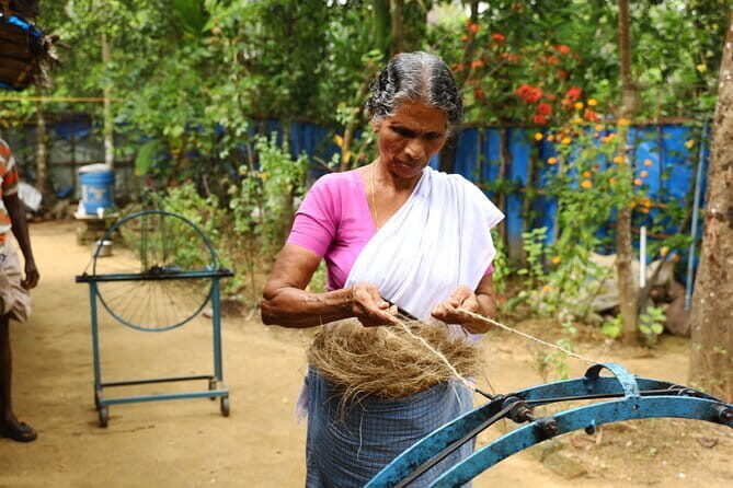 Backwater Tour from Cochin - The first three hours: covered kettu vallam through villages and spice-growing pockets