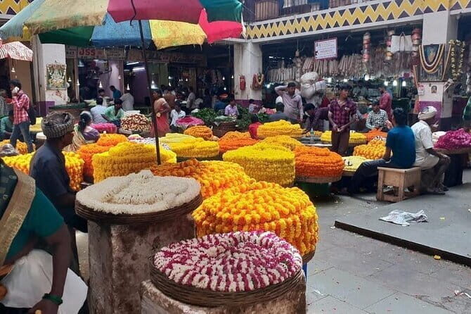 Bangalore : Evening Food Street Walk and Market Visit - The metro hop to VV Puram: a small ride that changes the feel