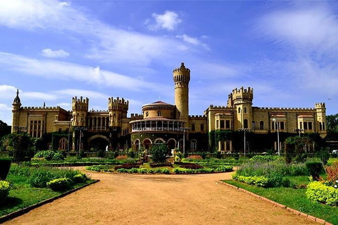 Bangalore Private City Car Tour with Guide and Lunch - Lunch (included) and what to tell the team